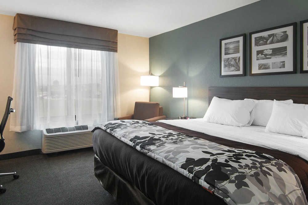 Sleep Inn & Suites West Des Moines Near Jordan Creek Exterior photo